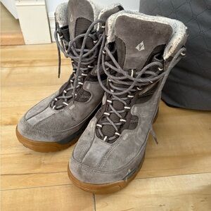 Vasque Gray and Brown Winter Boots
